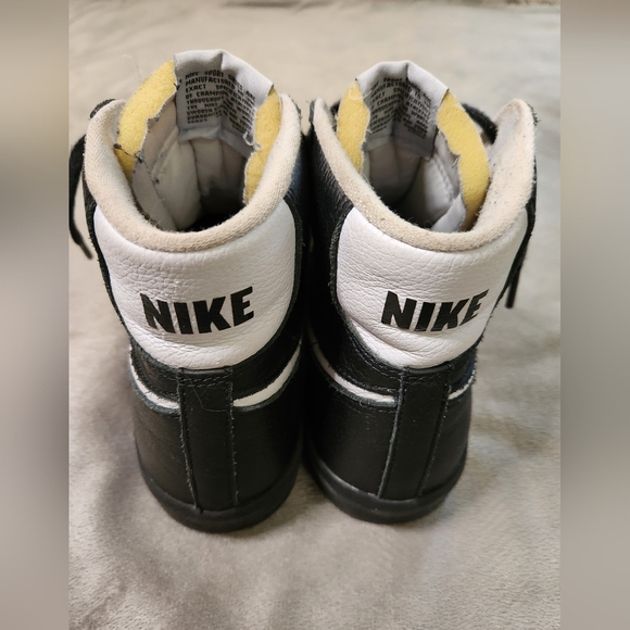 Mens nikes - Picture 2 of 4